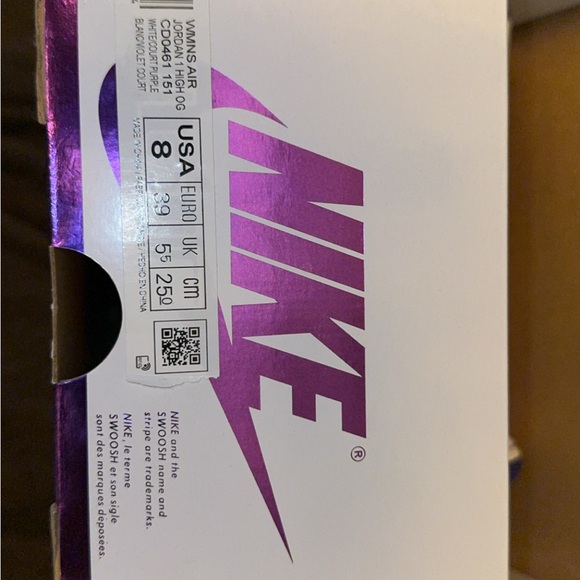 Nike High-Top Sneakers in White and Purple - Picture 7 of 7